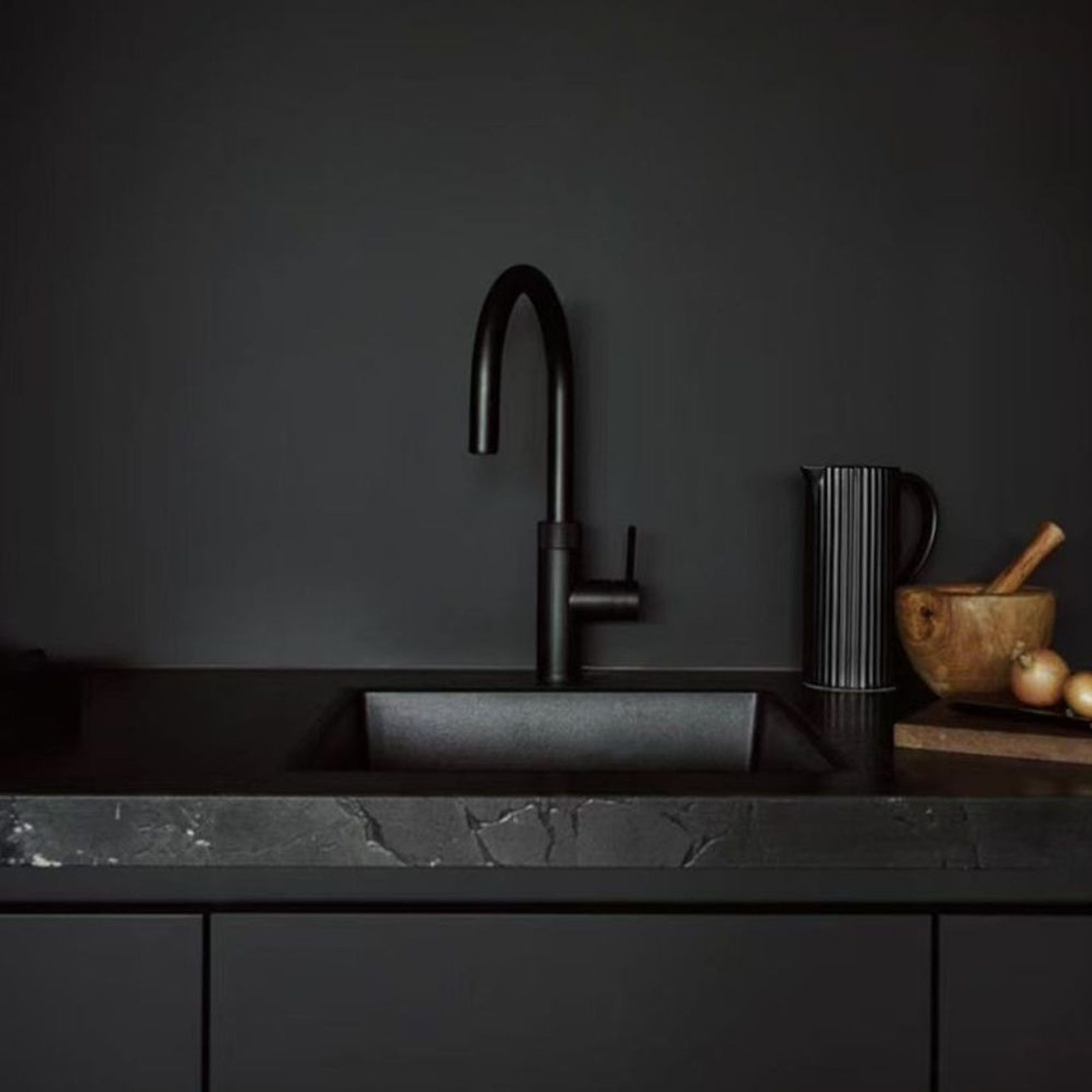 Natural Stone Slabs | Black Q Quartzite gallery detail image