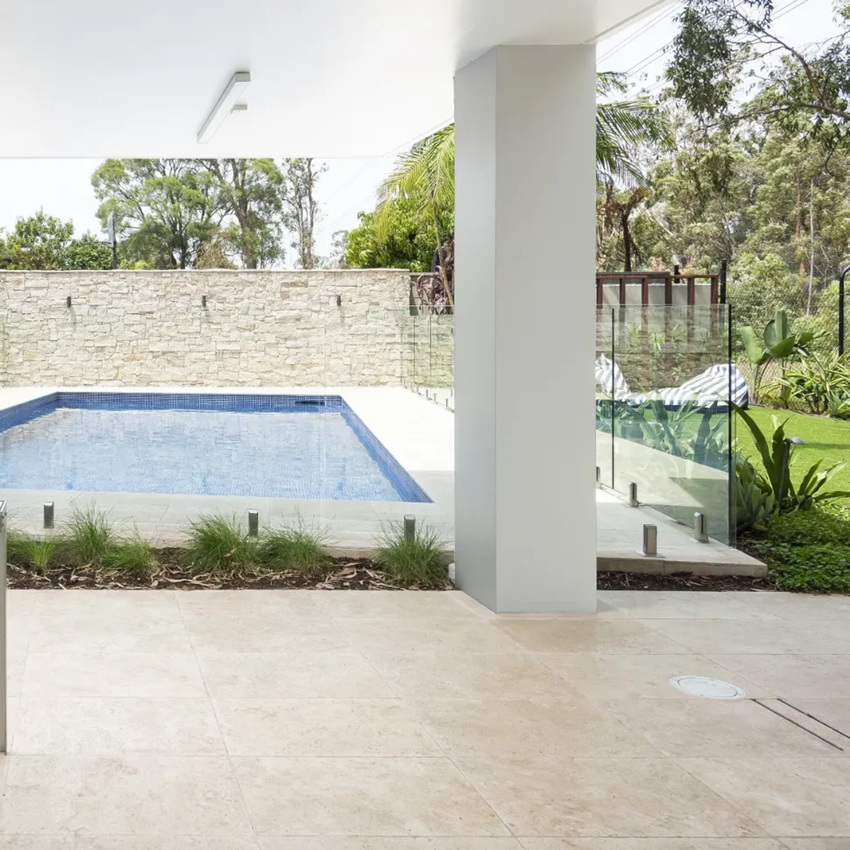 Limestone Hossegor | 400 x 600 x 15 gallery detail image