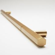 Facet 01L18 gallery detail image