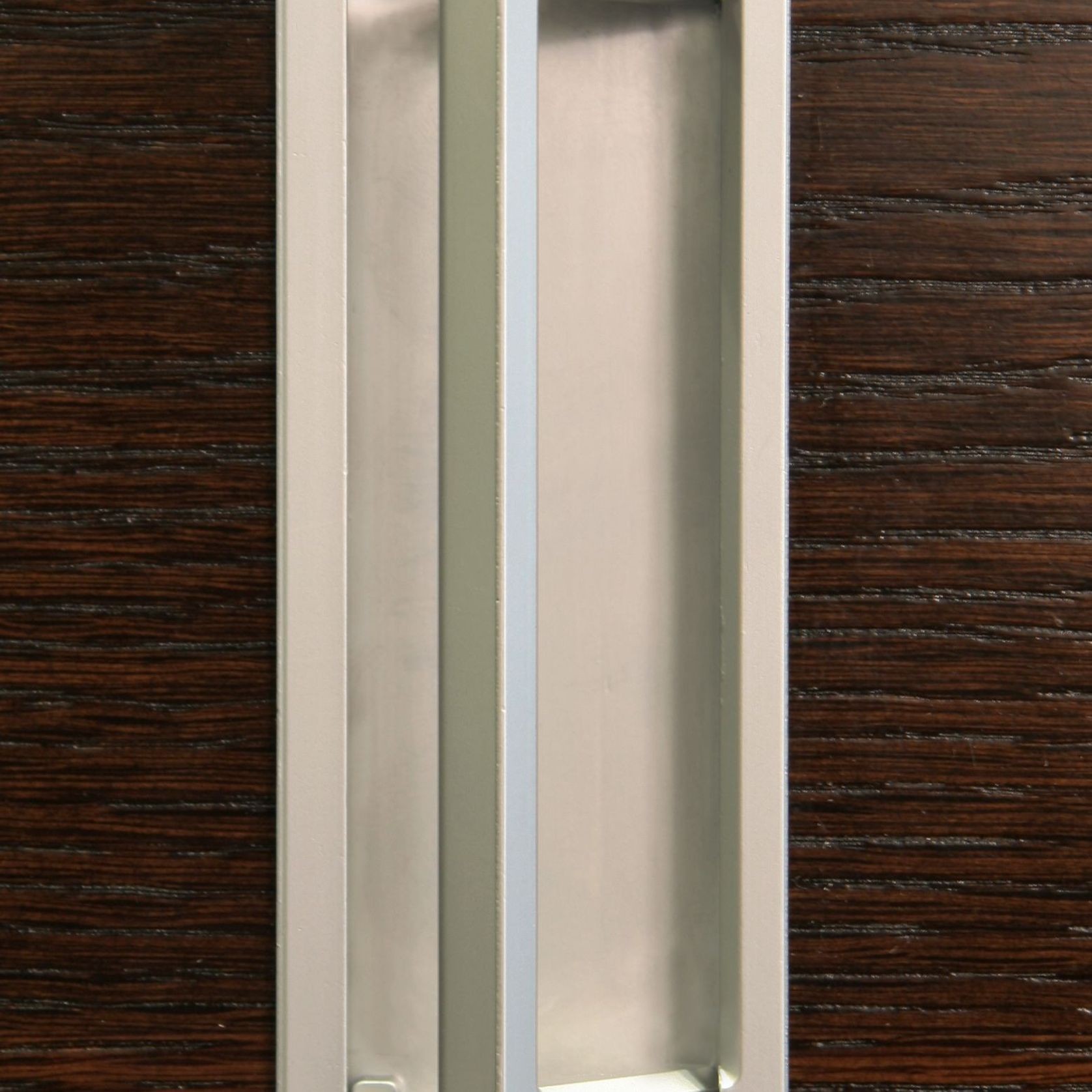 HB678 170mm and HB679 250mm Flush D Pull gallery detail image