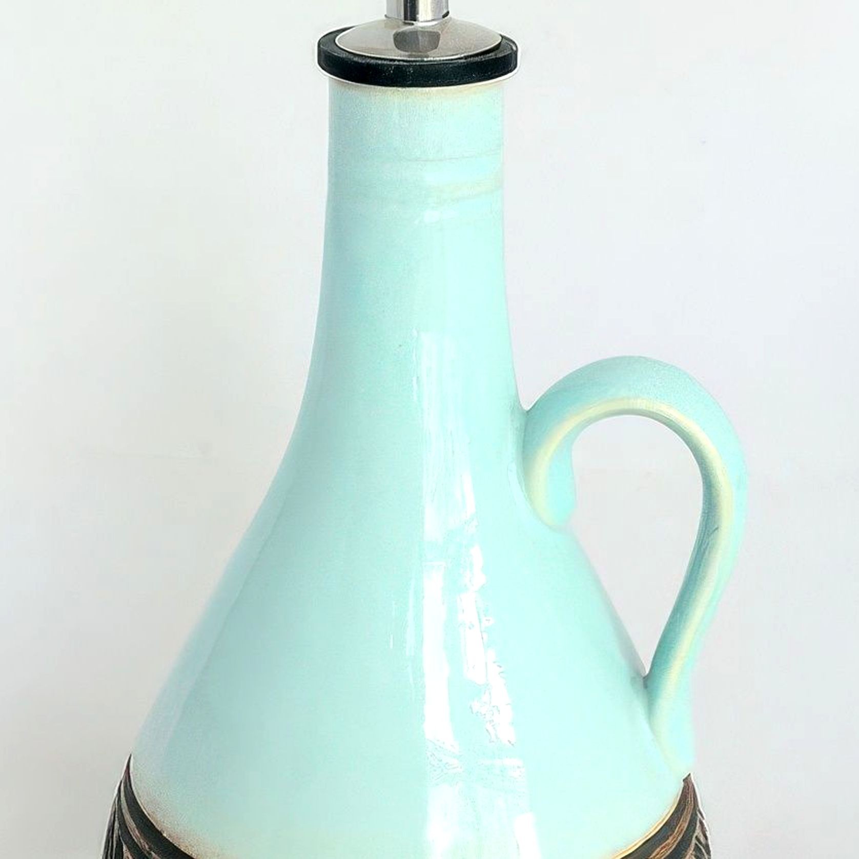 Oil Bottles with Chattering gallery detail image