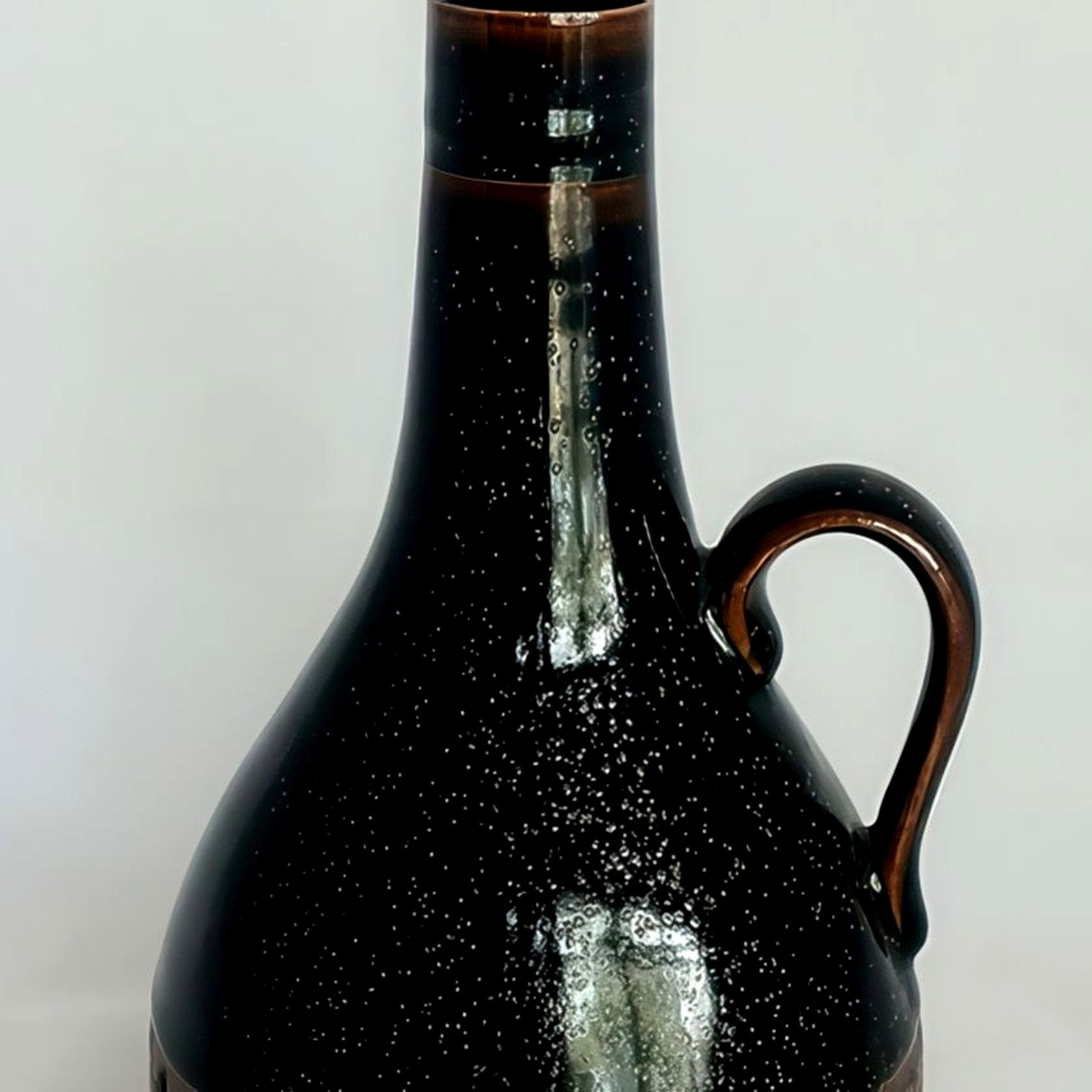Oil Bottles with Chattering gallery detail image