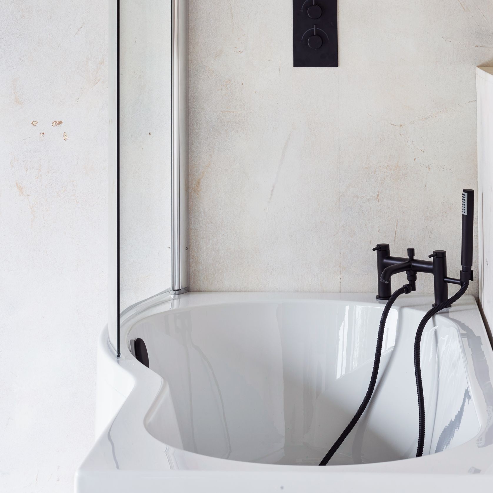 B Shower Acrylic Bath (Right or Left) gallery detail image