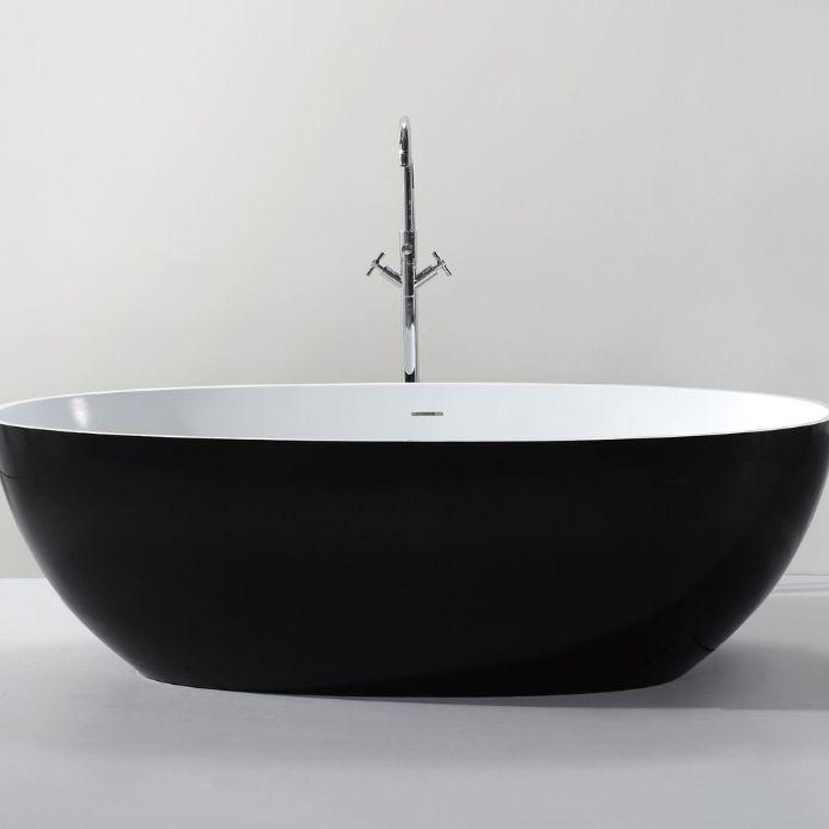 B003-a Stylish Large Hugi Bath 1828mm gallery detail image