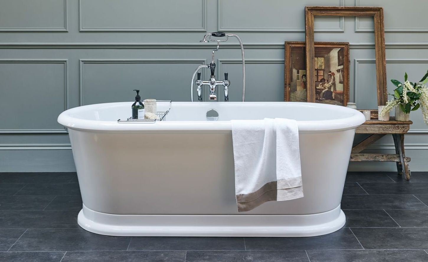 London Freestanding Bath gallery detail image