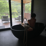 B003 Large Black Hugi Bath 1780mm gallery detail image