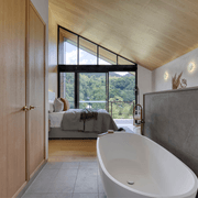 B003 Classic Oval Shaped Hugi Bath gallery detail image
