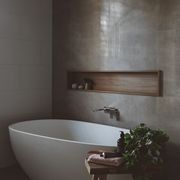 B008 Oval Shaped Hugi Bath 1640MM gallery detail image