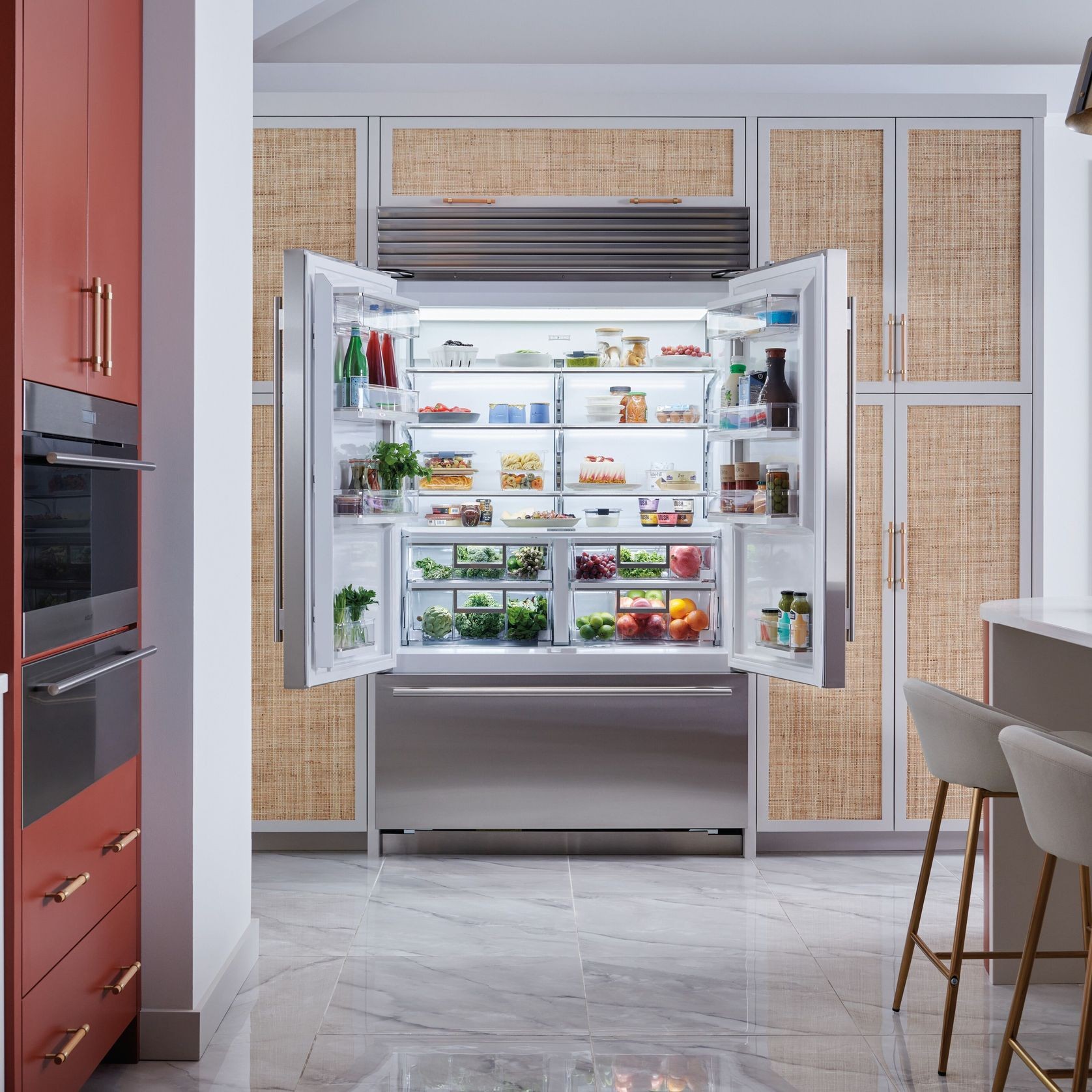 Sub-Zero Classic French Door Refrigerator/Freezer gallery detail image