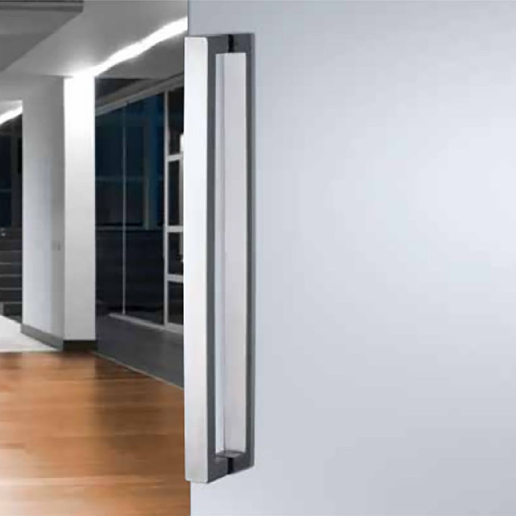 Lockwood Entrance Pull Handle 600mm 146X600SSS gallery detail image