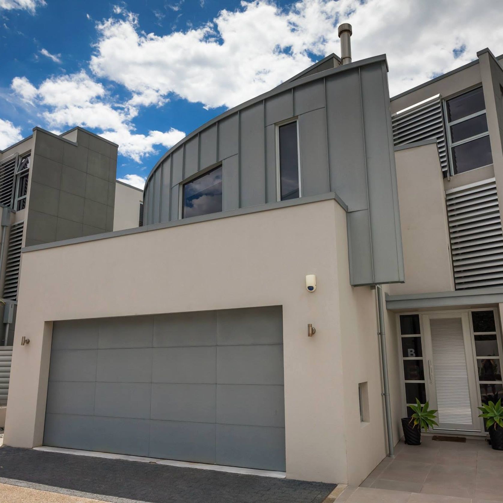 Custom Garage Doors gallery detail image