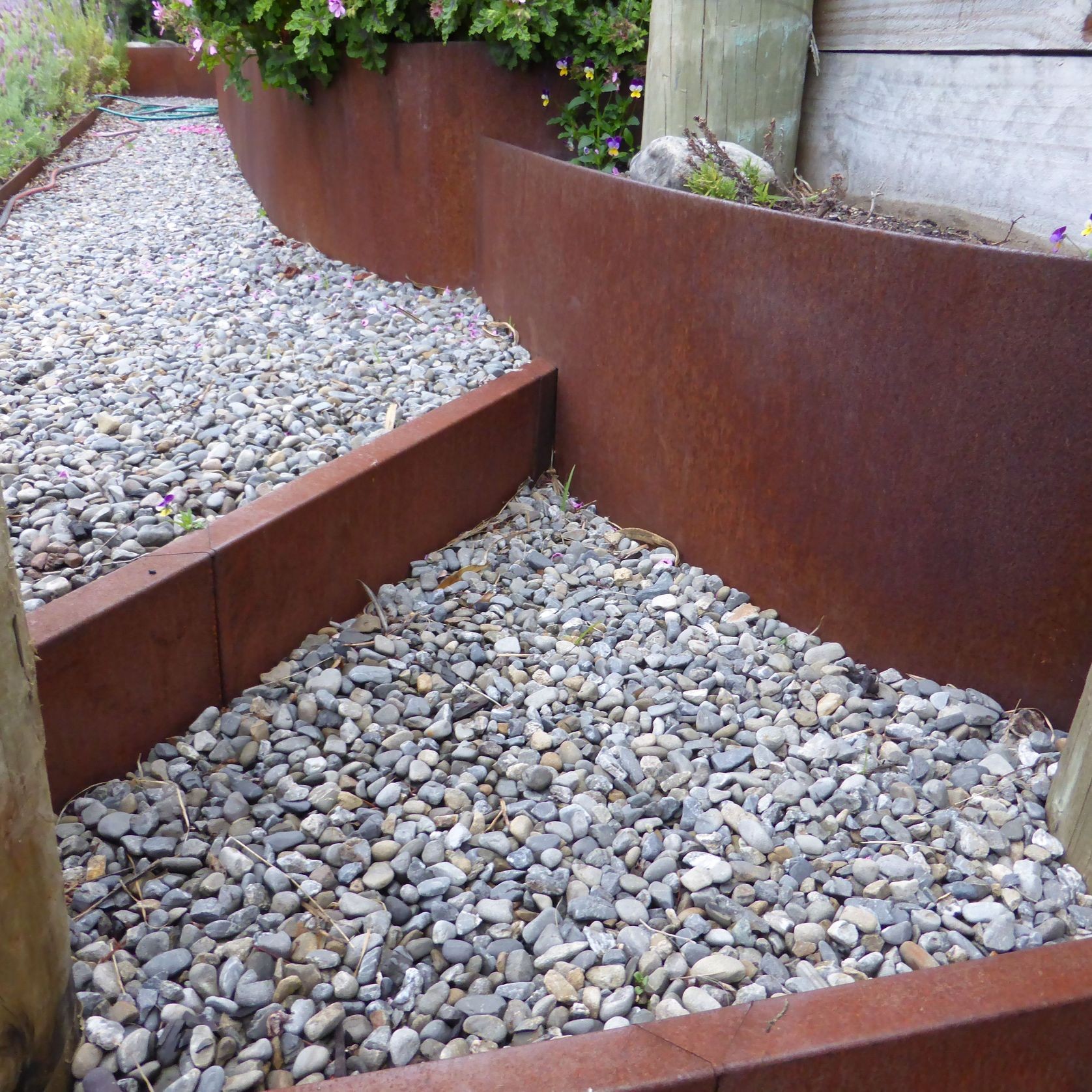 Straightcurve Zero-Flex Garden Edging and Retaining gallery detail image