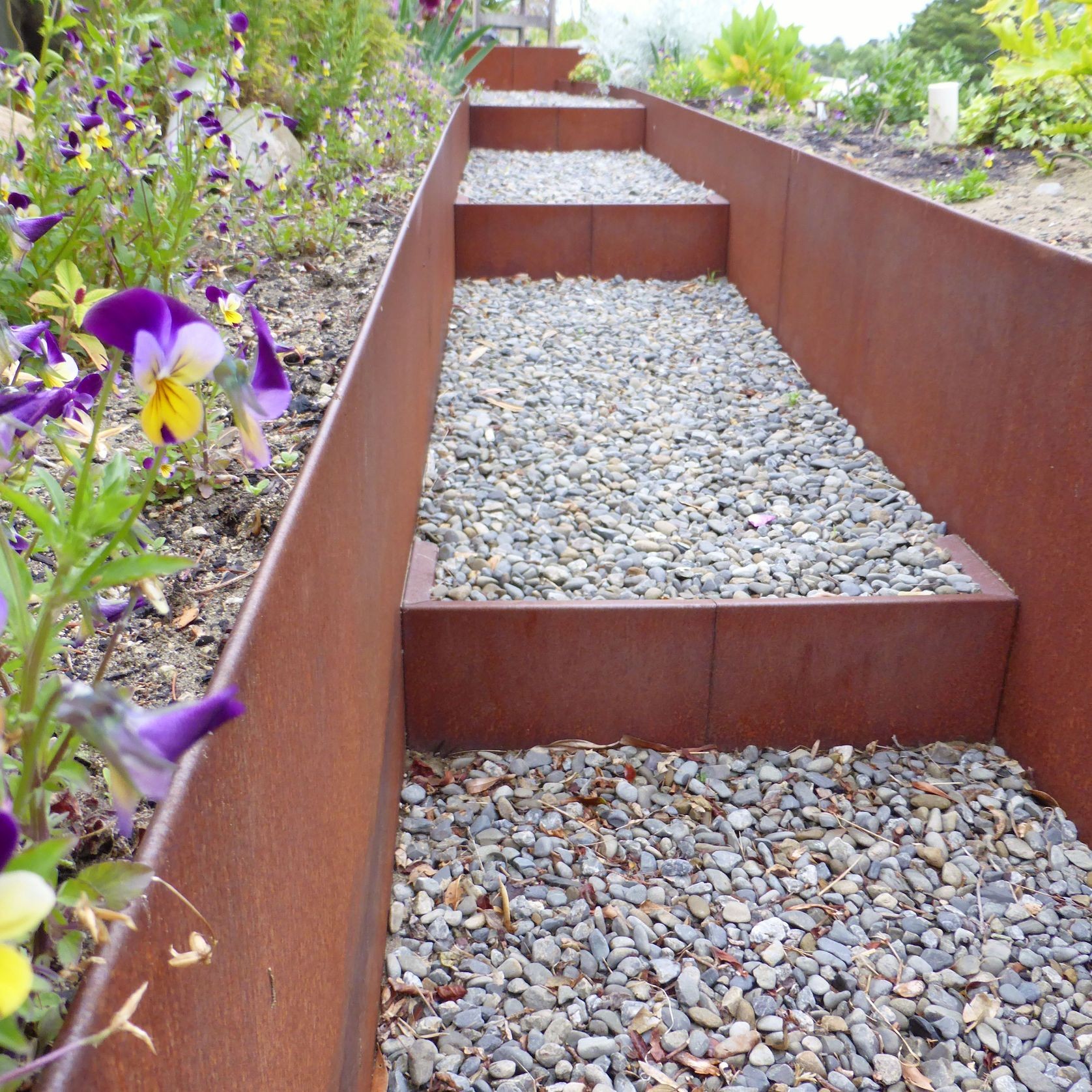 Straightcurve Zero-Flex Garden Edging and Retaining gallery detail image