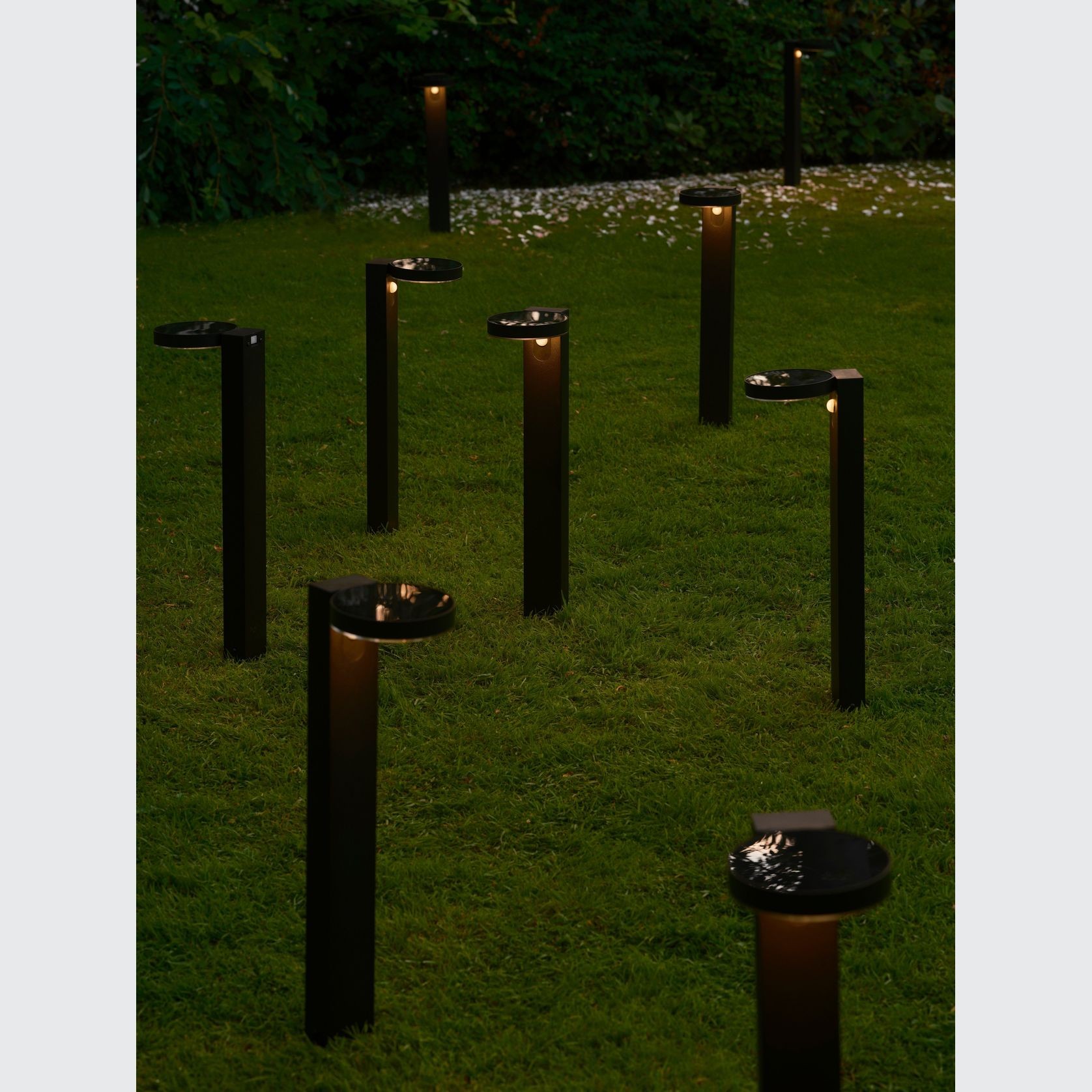 Rica Round Solar Spike Light gallery detail image