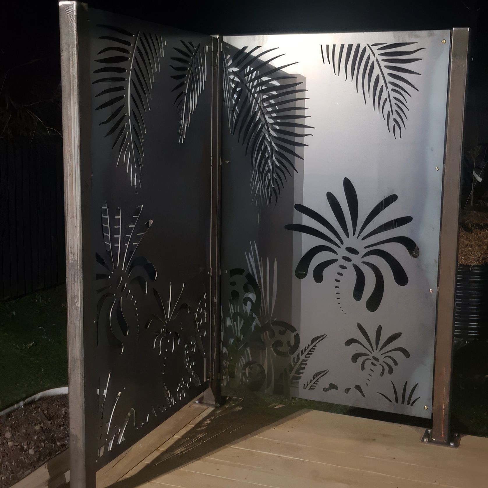 Decorative Garden Art & Privacy Screen- Koru with Palm gallery detail image