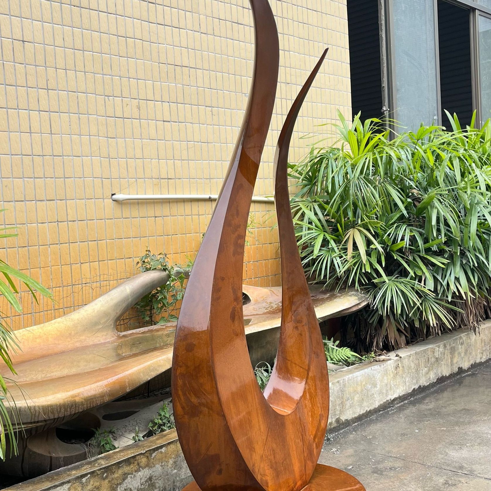 Swan Sculpture gallery detail image