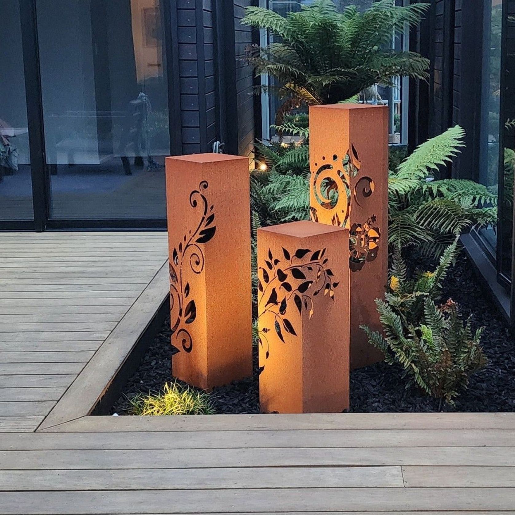 CortenAura Corten Steel Garden Sculpture - The Fern gallery detail image