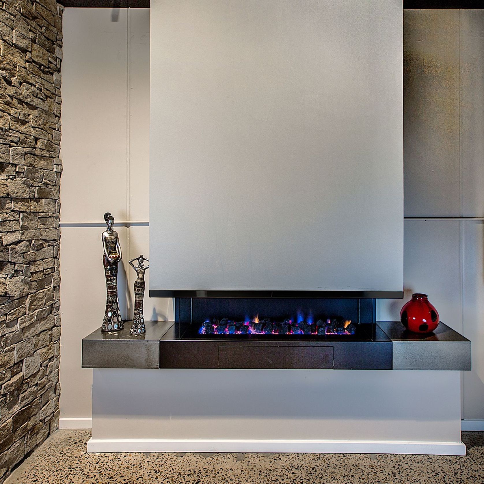 Horizon Cantilever Gas Fireplace gallery detail image