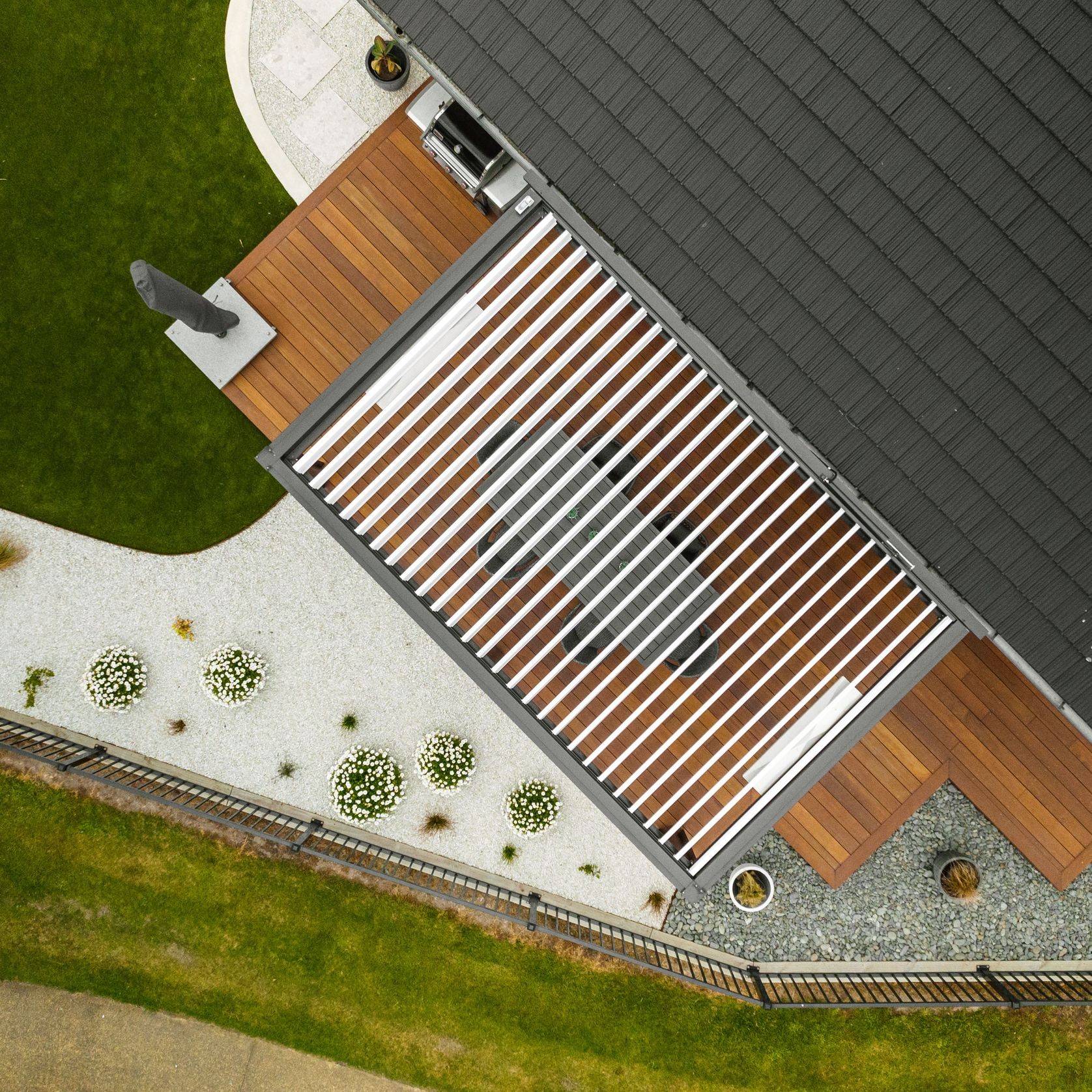 SunPivot® Louvre Roof gallery detail image