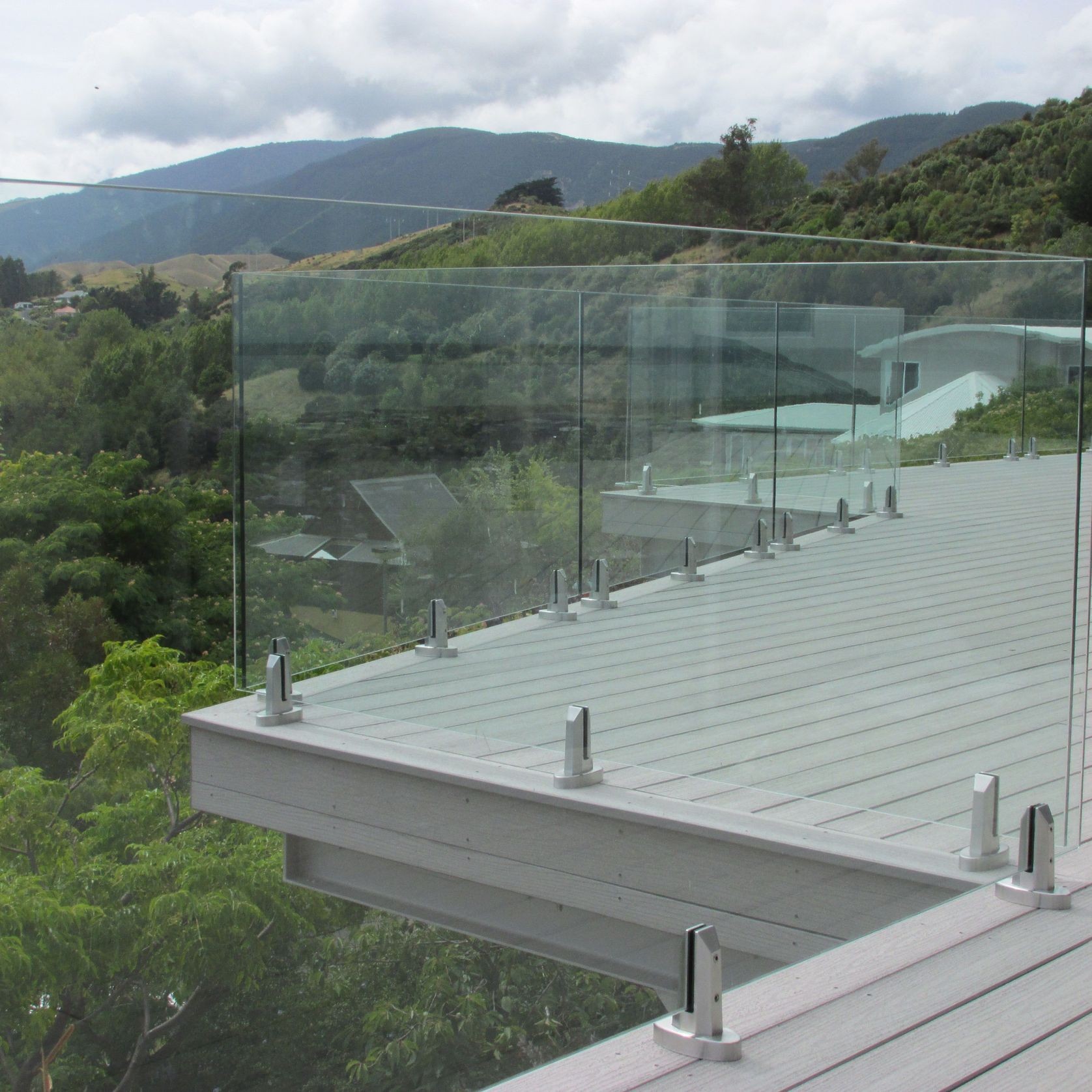 Edgetec Matador® Series I Mini Post Glass Balustrade gallery detail image