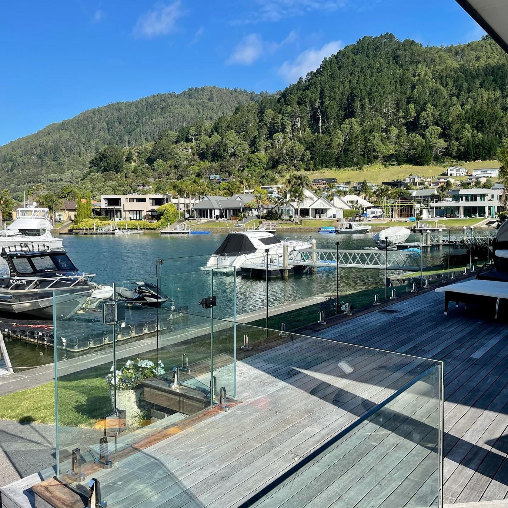 Edgetec Matador® Series I Mini Post Glass Balustrade gallery detail image