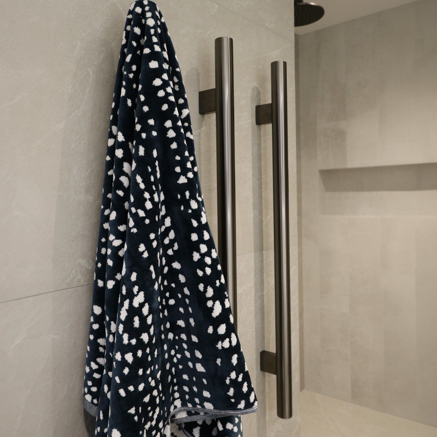 Code Nature 900 Vertical Heated Towel Rail Range gallery detail image
