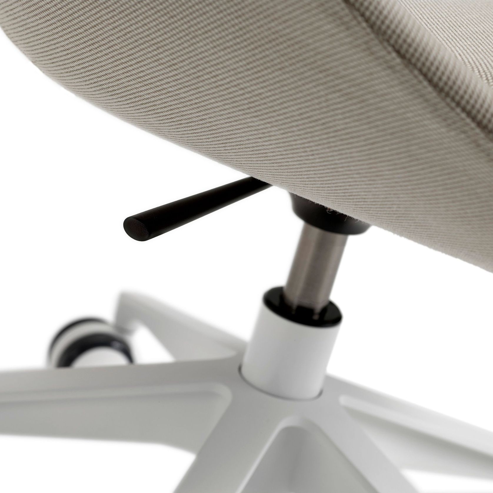 Ezy Low 5-castors Chair by Christophe Pillet gallery detail image