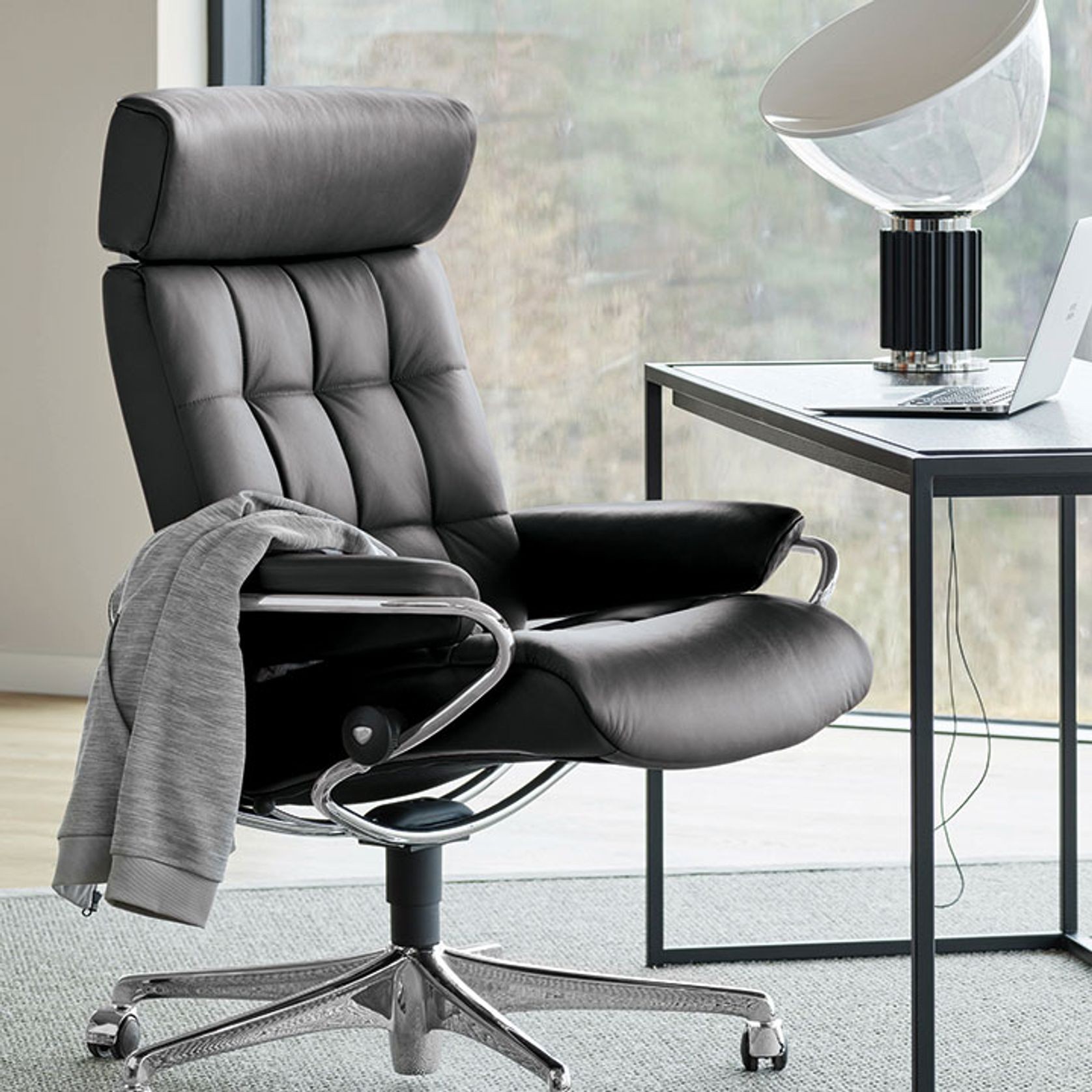 Stressless® London Home Office Adjustable headrest gallery detail image