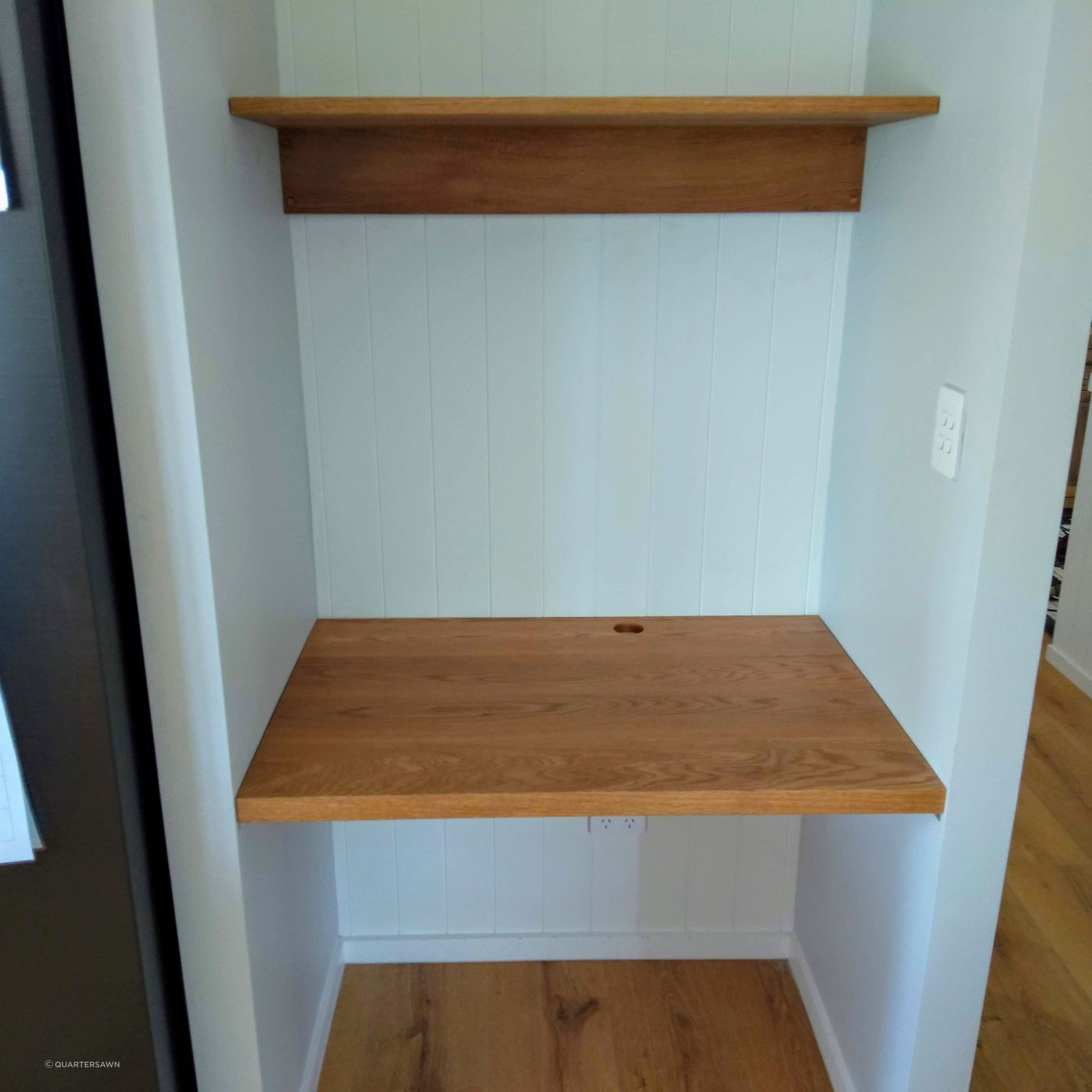Built In Desk - Oak gallery detail image
