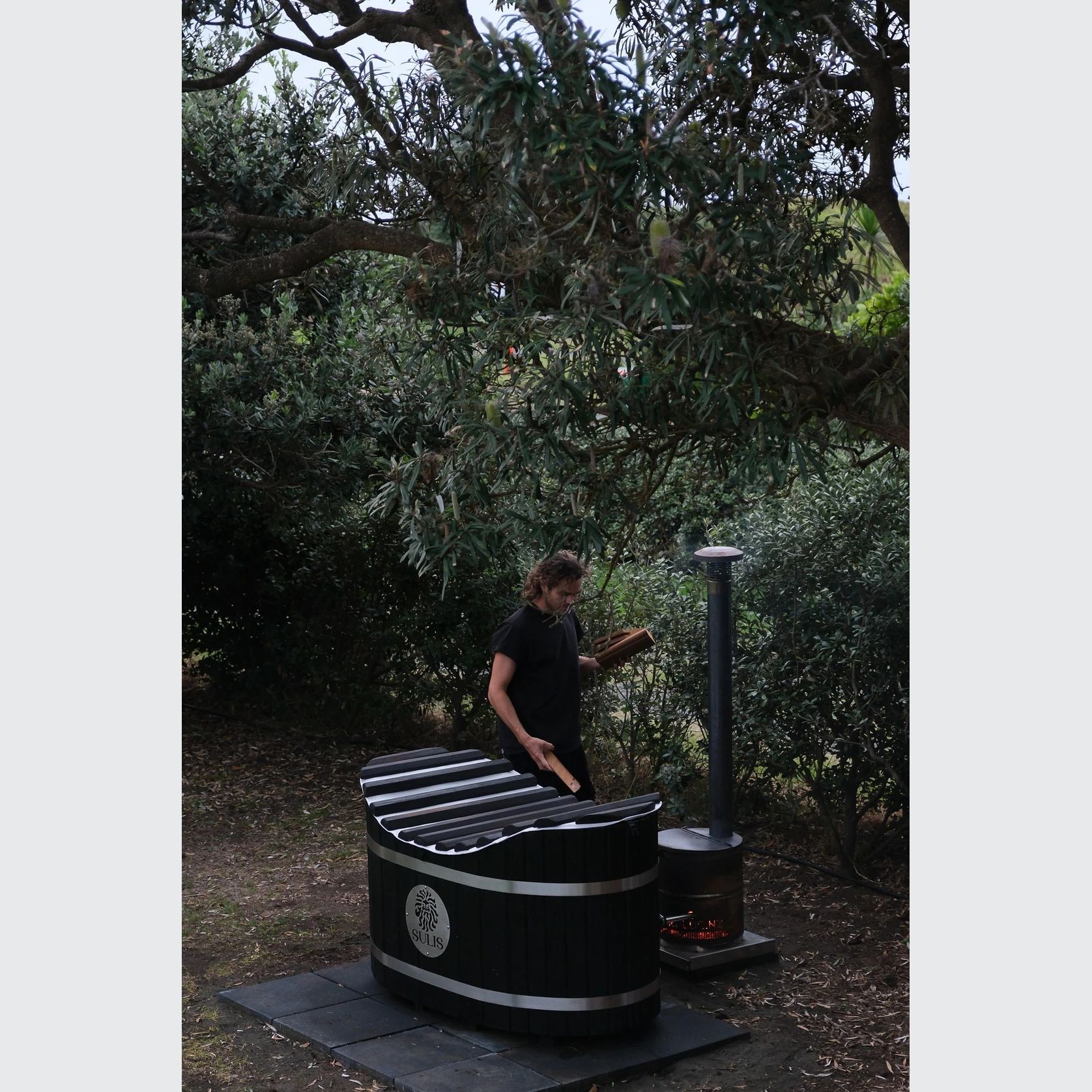 Mahana Bath Tub gallery detail image