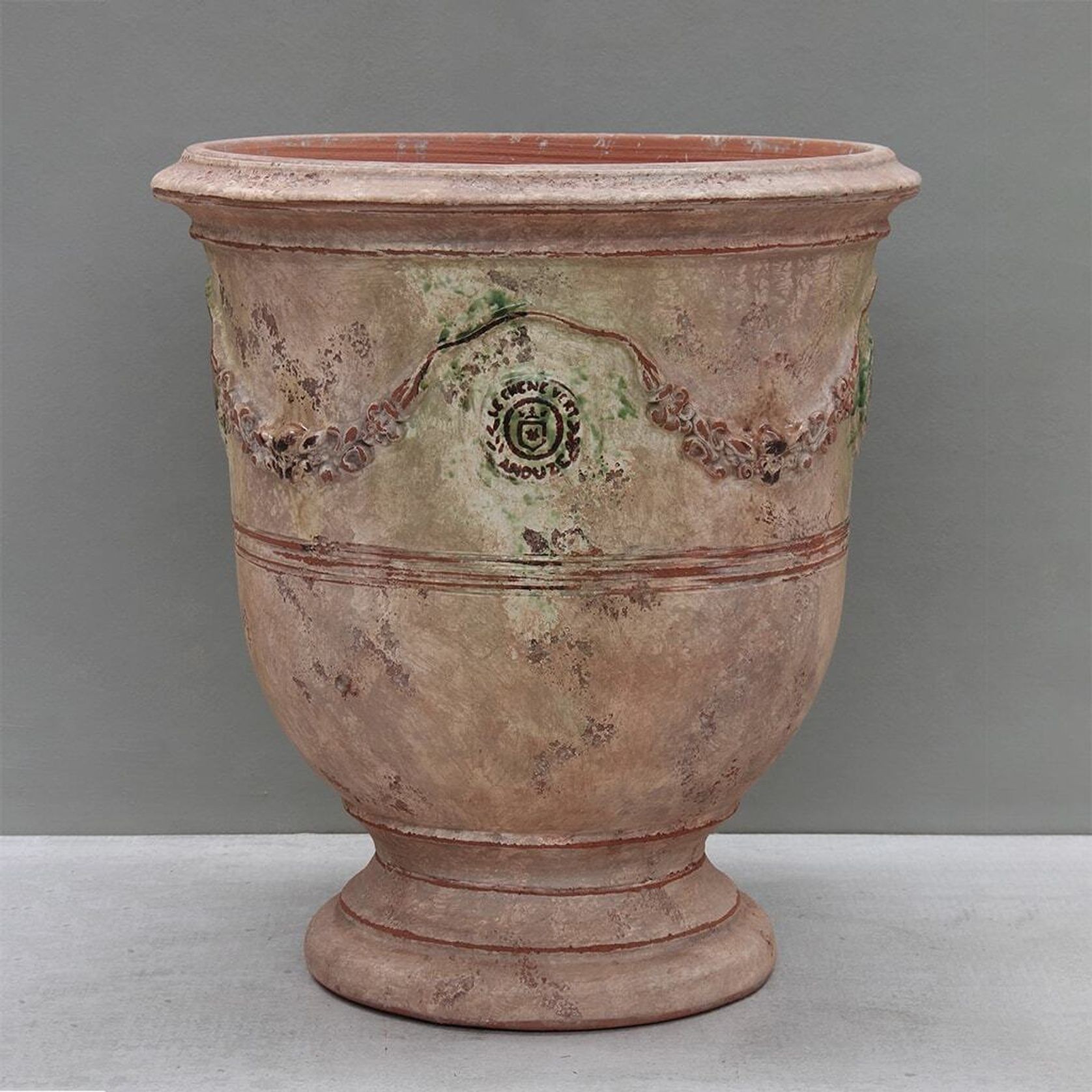 Antique Finish Versailles Traditional Anduze gallery detail image