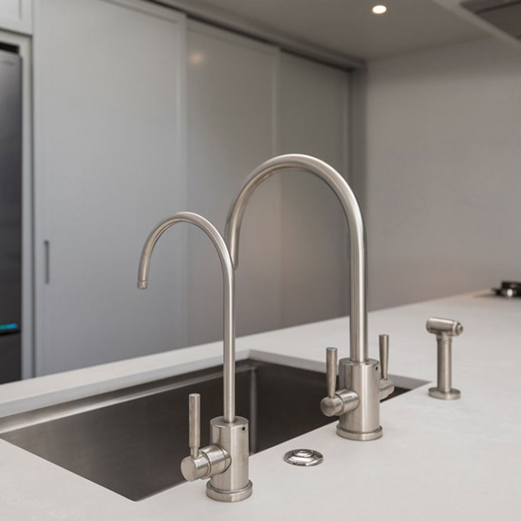 Perrin & Rowe Orbiq Kitchen Tap With Spray Rinse gallery detail image