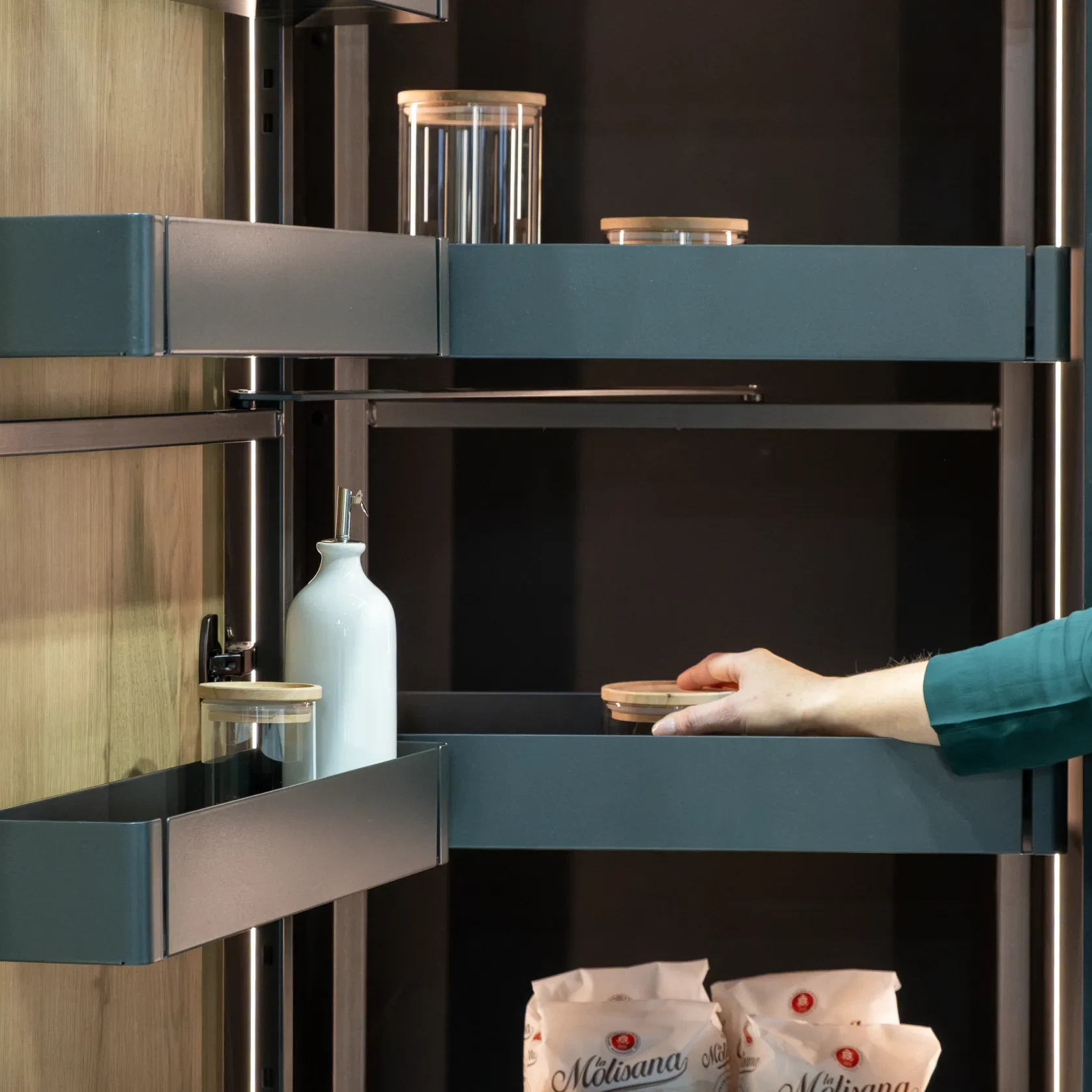 ISEO Double Swing-Out Larder gallery detail image