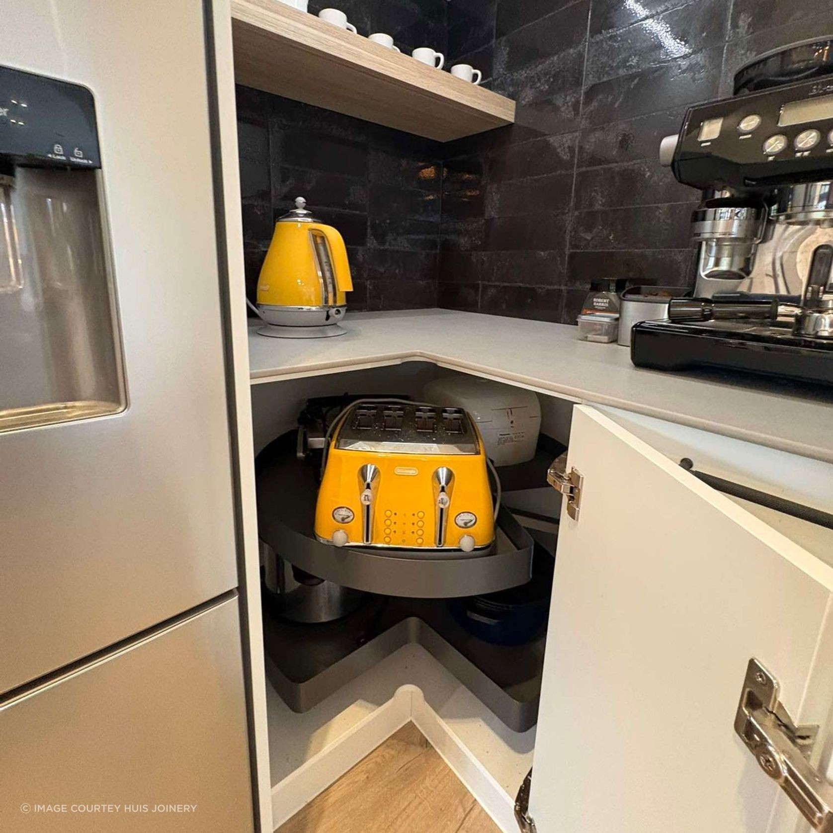 VS COR Wheel Pro Revolving Corner Unit gallery detail image