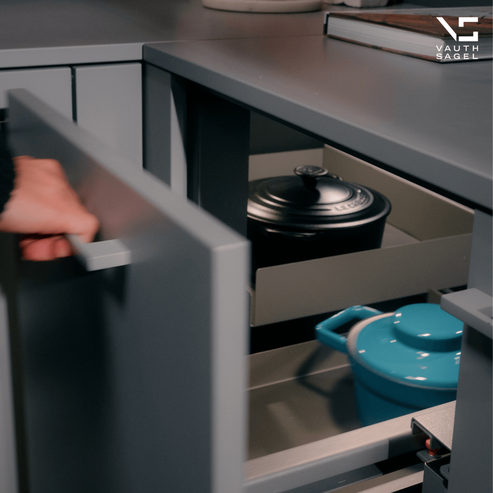 Essentio® by Vauth-Sagel: VS COR® Fold Corner Unit gallery detail image