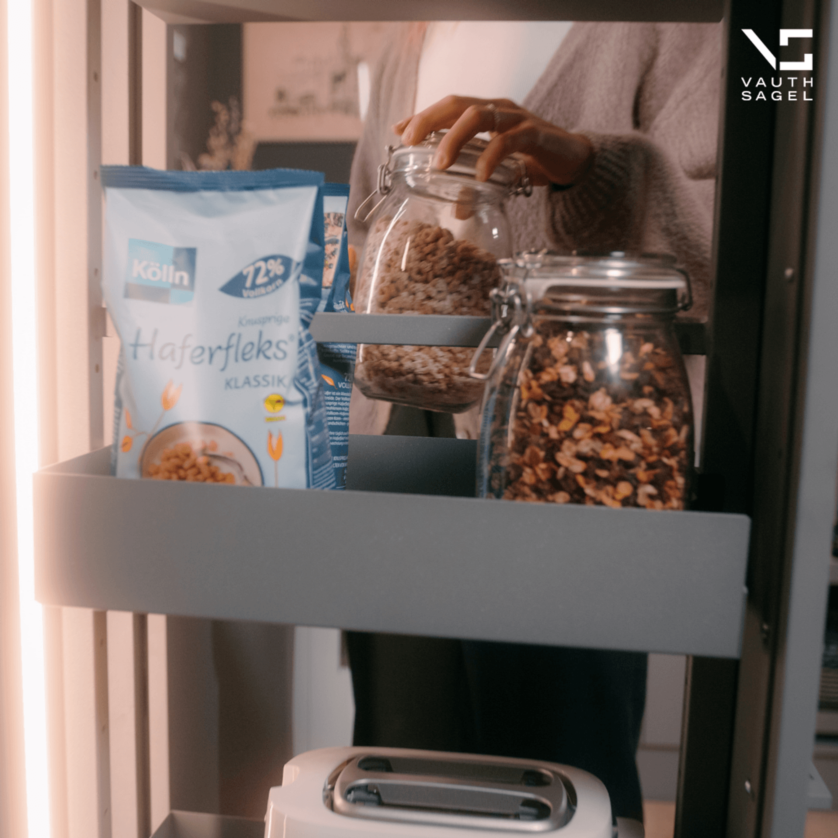 Essentio® by Vauth-Sagel: VS TAL Larder Pull Out Pantry gallery detail image