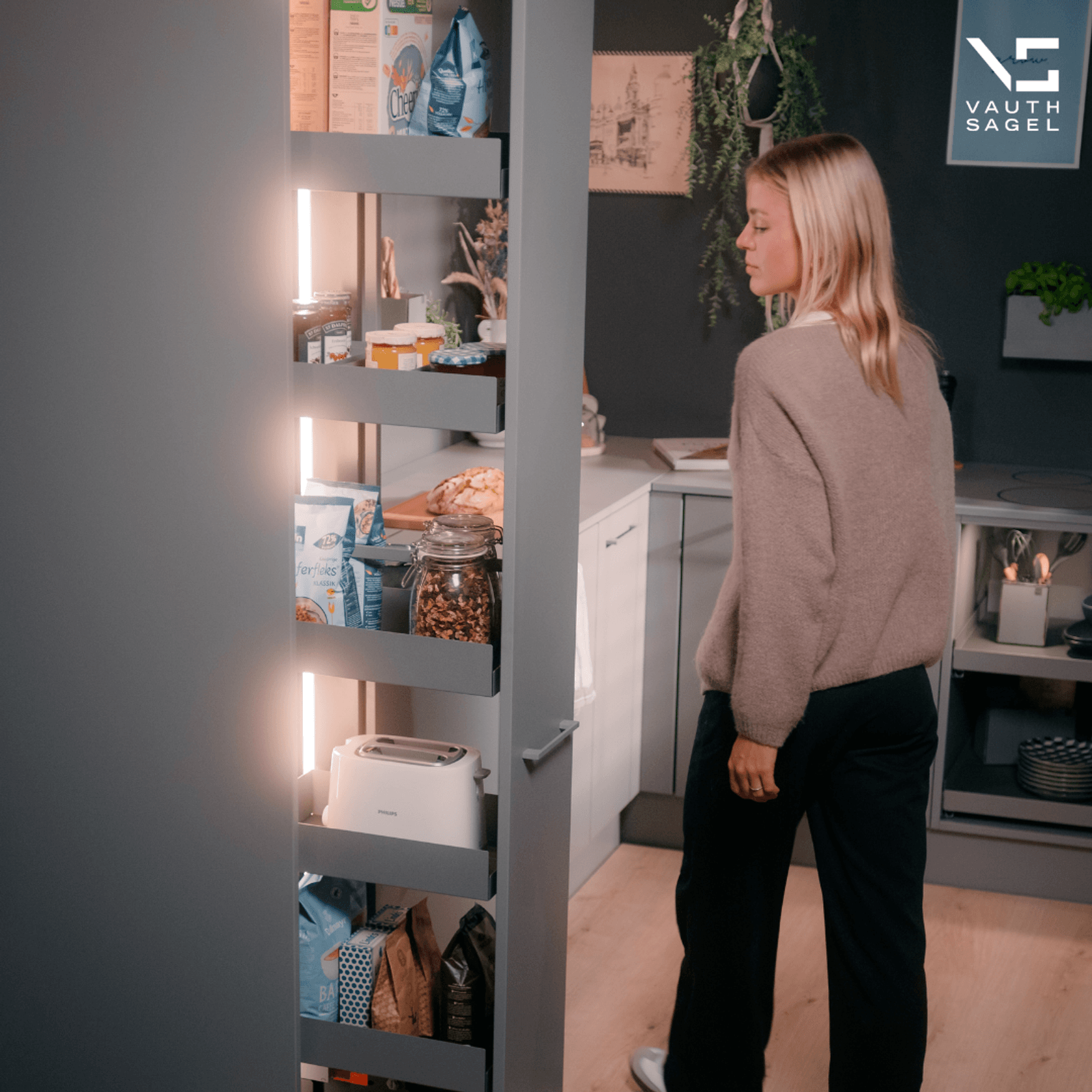Essentio® by Vauth-Sagel: VS TAL Larder Pull Out Pantry gallery detail image