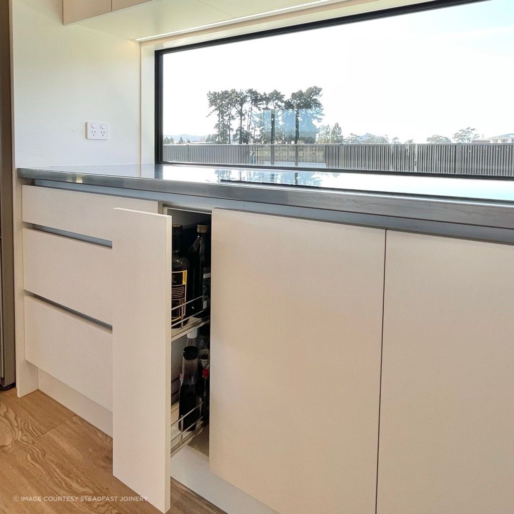 VS SUB Side Under Bench Pull Out gallery detail image