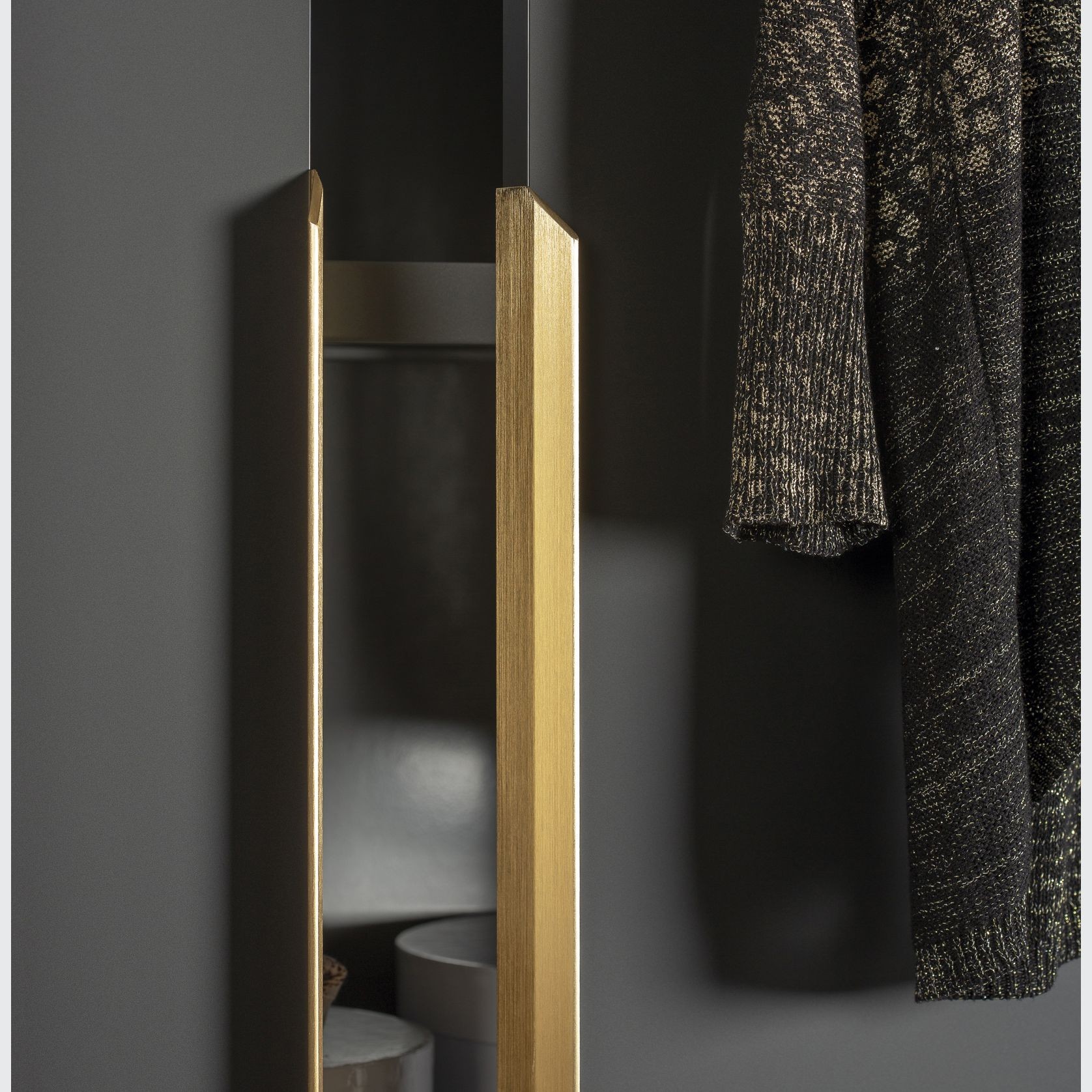 Momo Handles - Vann Collection gallery detail image