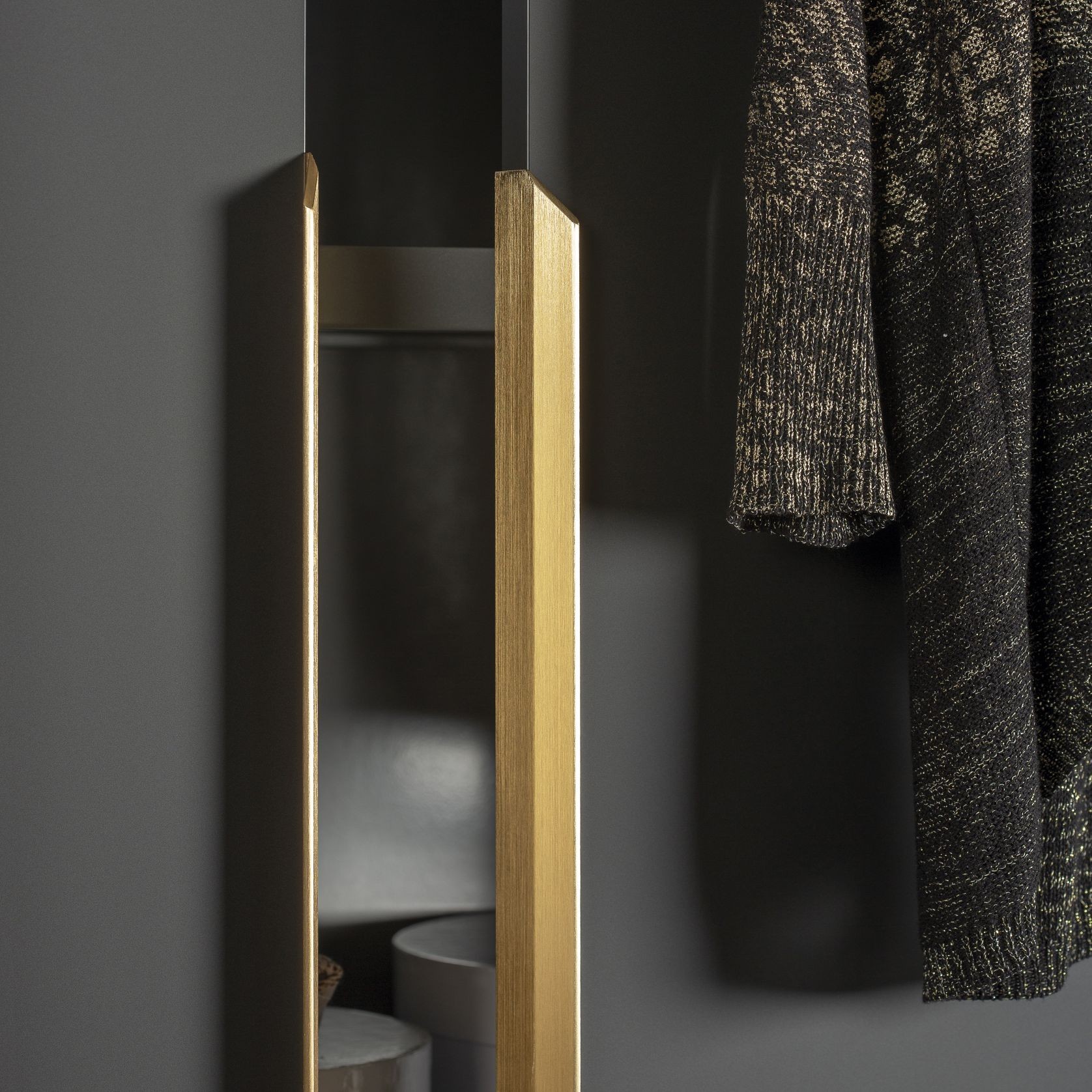 Momo Handles - Vann Collection gallery detail image
