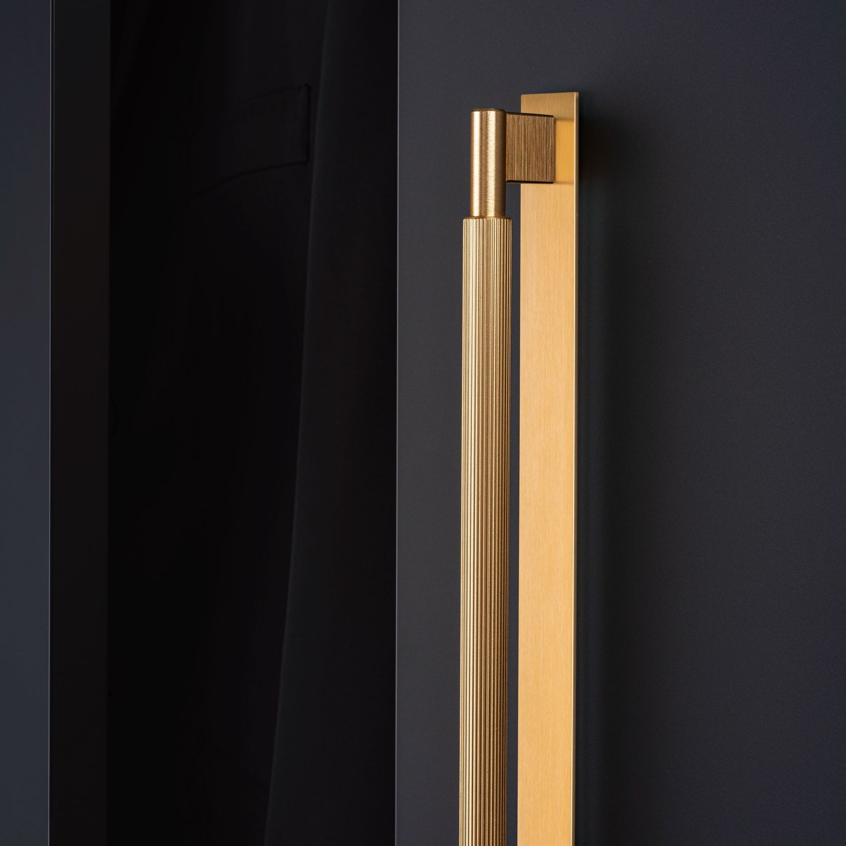 ARPA PLATE Cabinet Handle gallery detail image