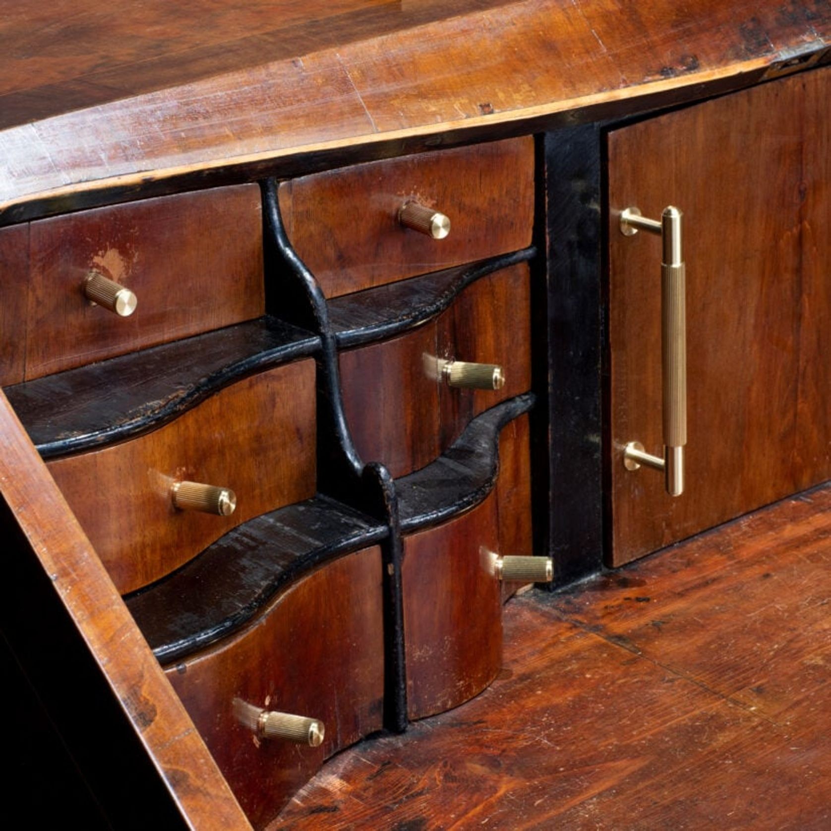 Linear Pull Bar gallery detail image