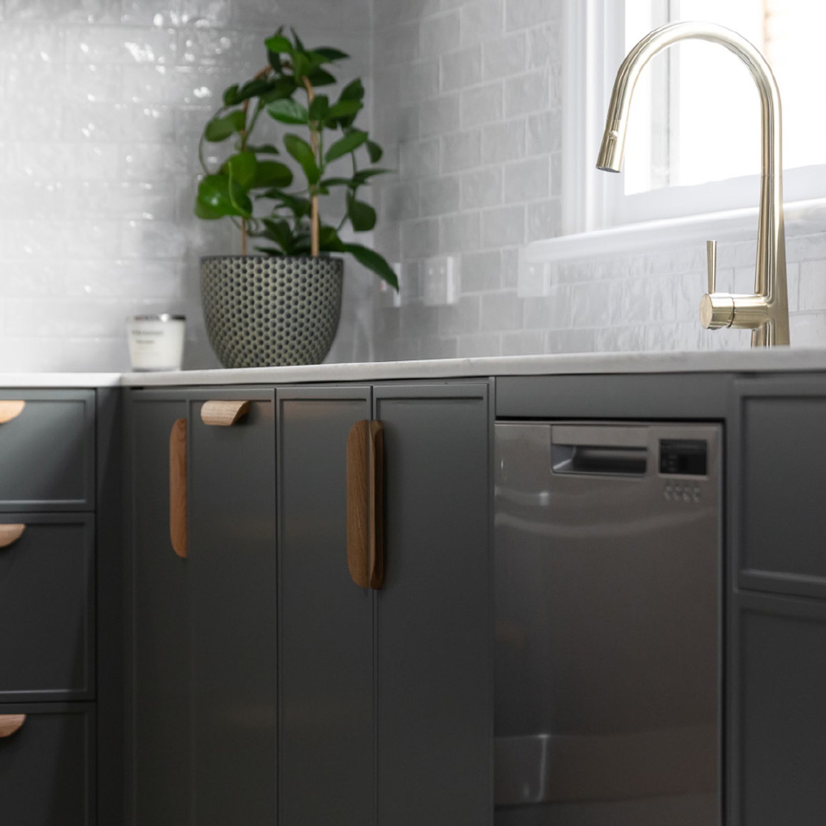 Cadello Crest Timber Handles gallery detail image