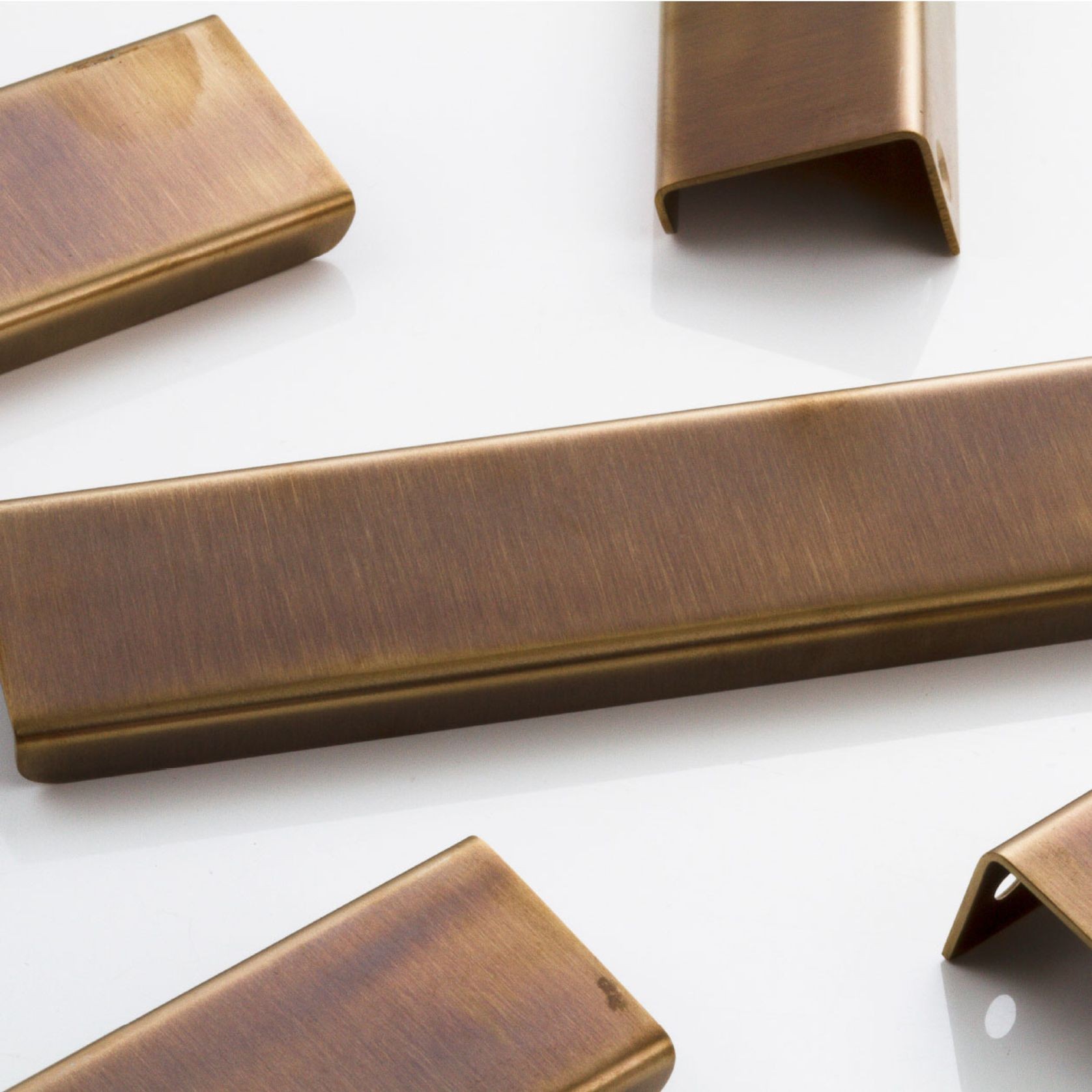 Ferrara Lip Pull | Handles gallery detail image