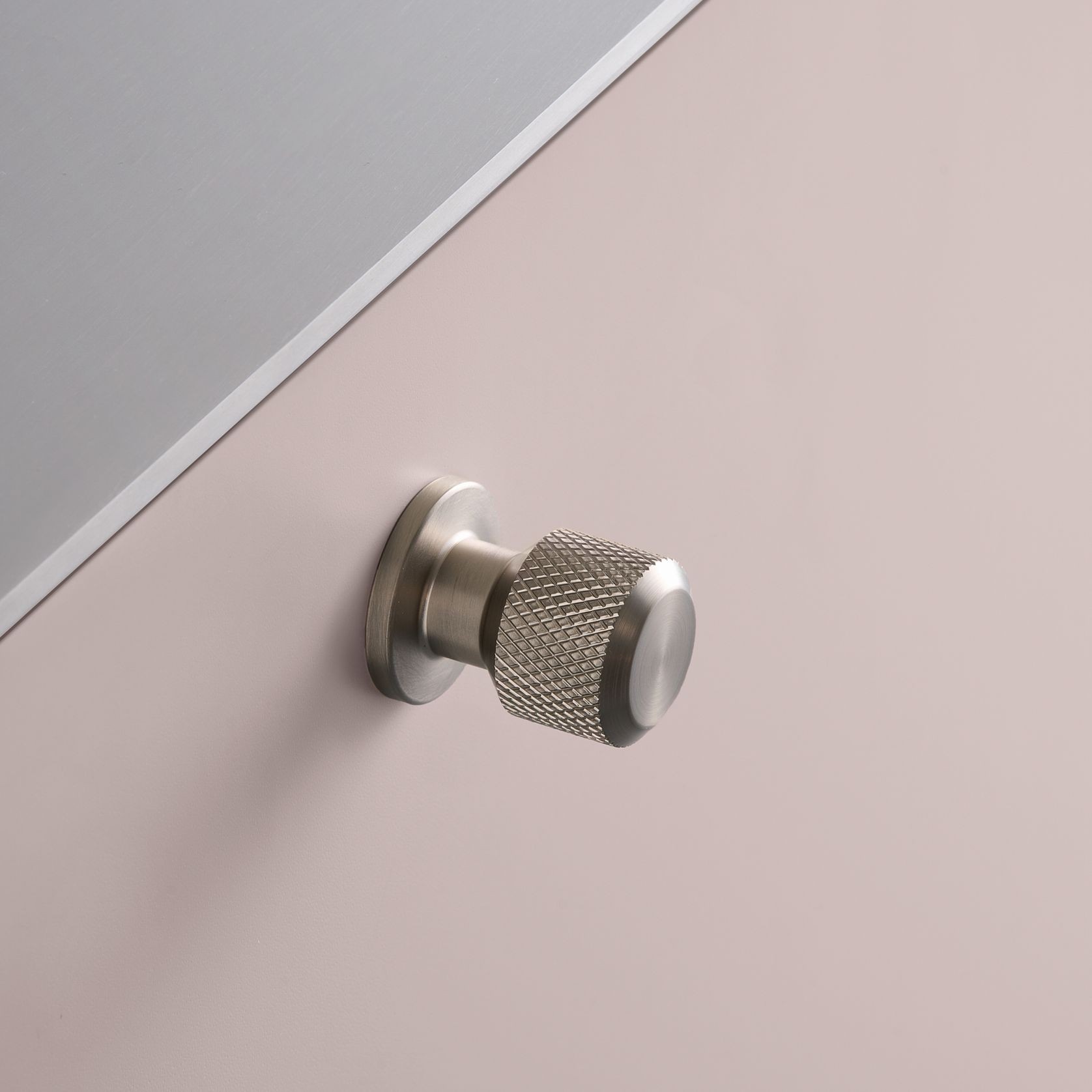 Furnipart Manor Round Knob gallery detail image