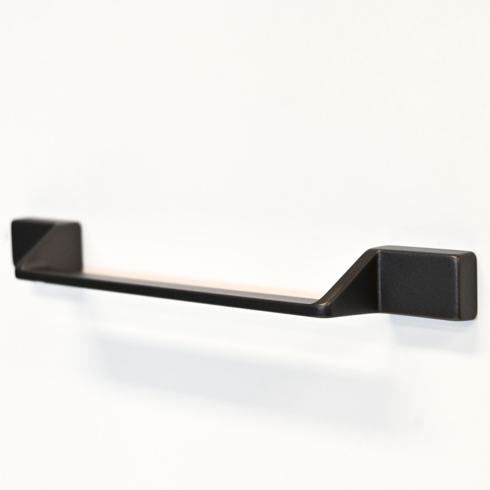 Scalzi D Handle gallery detail image