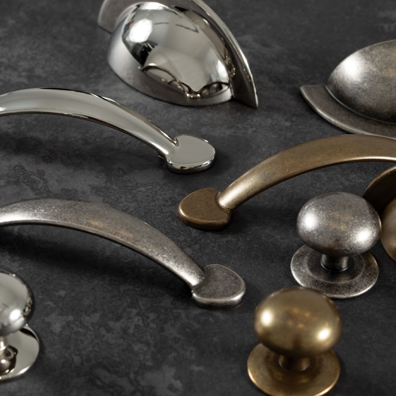 Momo Handles - Trafalgar Collection gallery detail image
