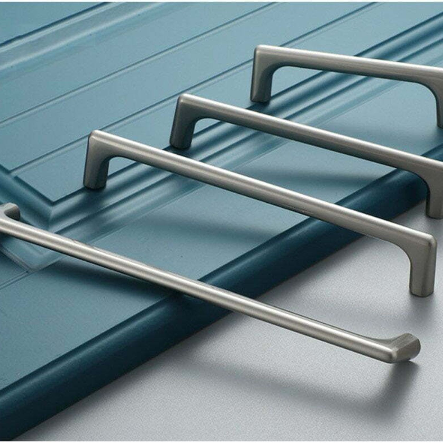 Kitchen handles Surfers Paradise Matt black /Brushed brass/Brushed nickel gallery detail image