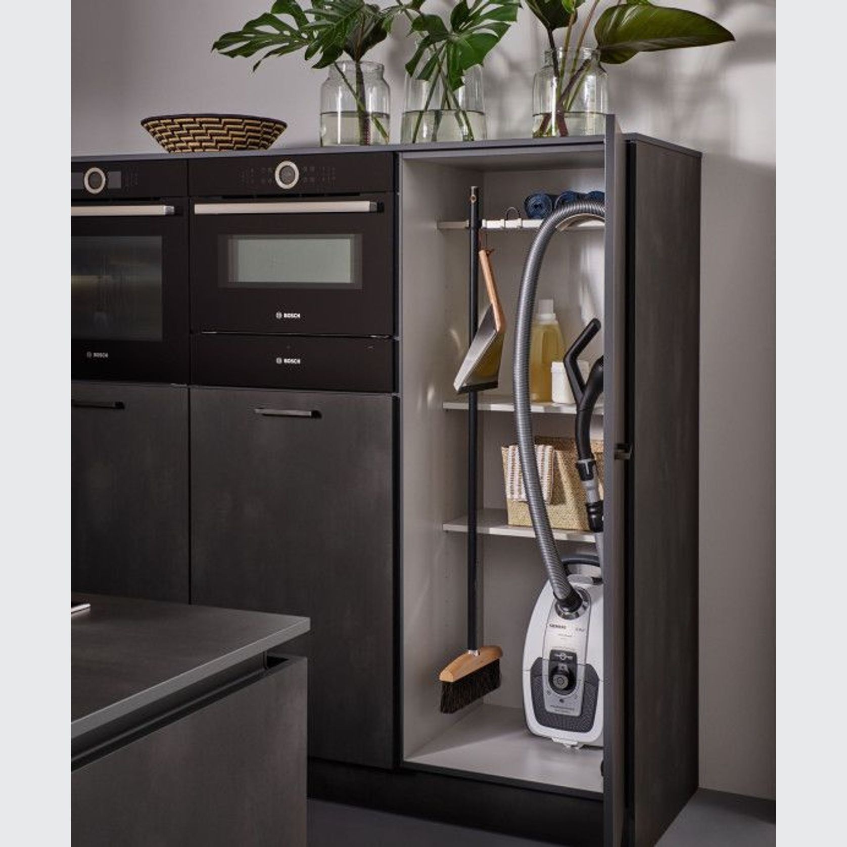 Minera Matt Lacquered Kitchen Cabinetry gallery detail image