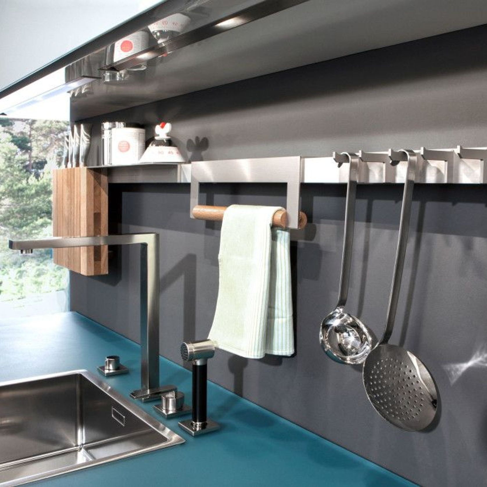 Largo Lacquered Kitchen Cabinetry gallery detail image